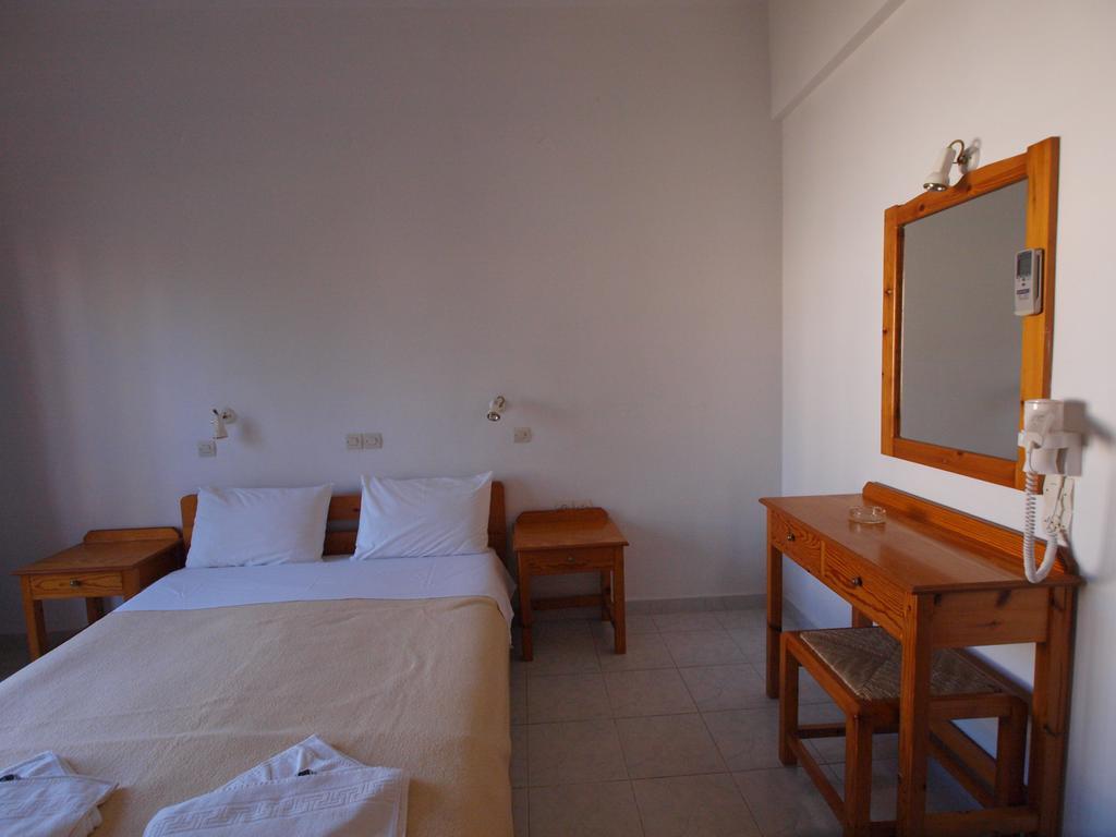 Irini Apartments Platanias  Room photo