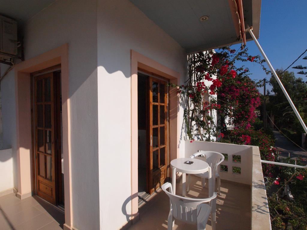 Irini Apartments Platanias  Room photo